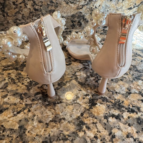 Elegant Pearl-Embellished Cream Heels - Picture 6 of 11